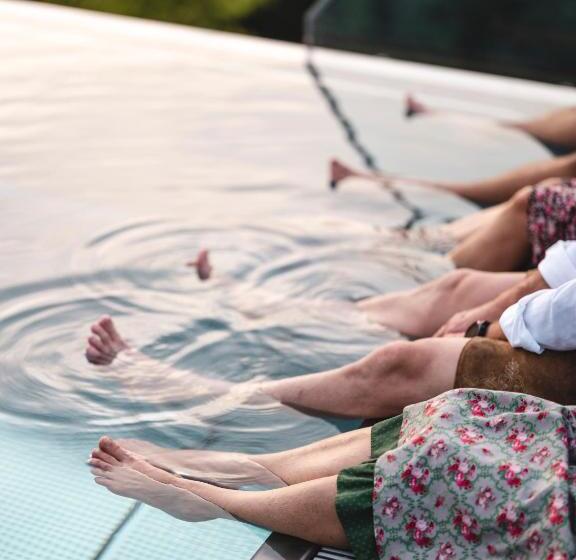 Общежитие Weingut Essgut Schlafgut Sabathihof Dillinger