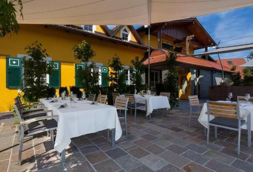 Retkeilymaja Weingut Essgut Schlafgut Sabathihof Dillinger