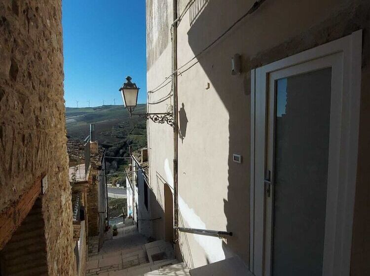 ベッドアンドブレックファースト Black & White