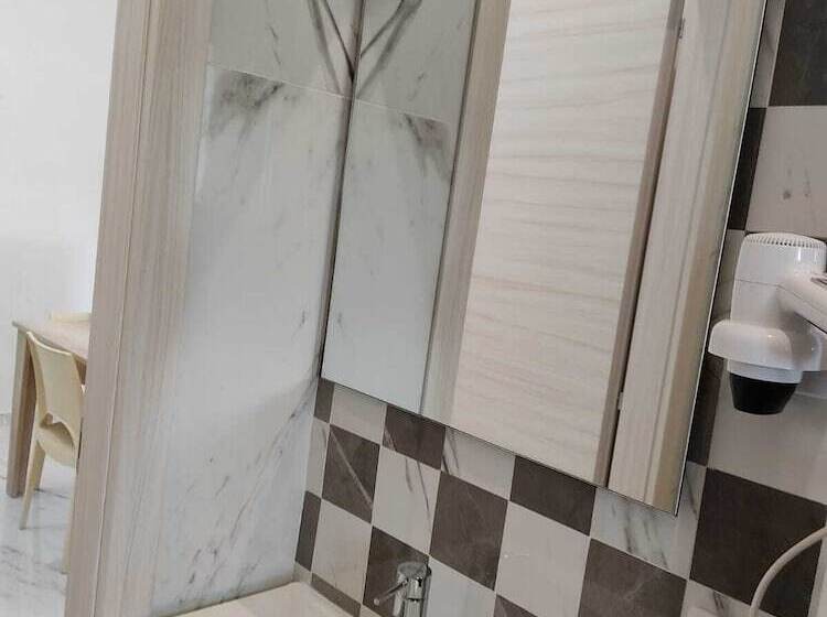 ベッドアンドブレックファースト Black & White