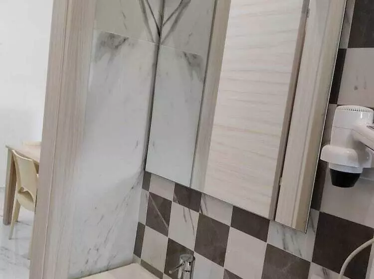 Aamiaismajoitus (B&B) Black & White