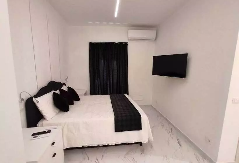 Aamiaismajoitus (B&B) Black & White