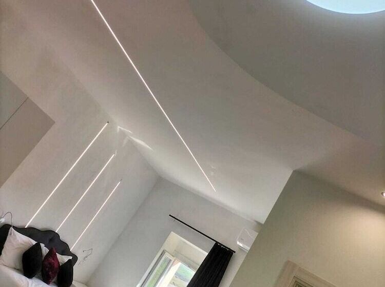 ベッドアンドブレックファースト Black & White