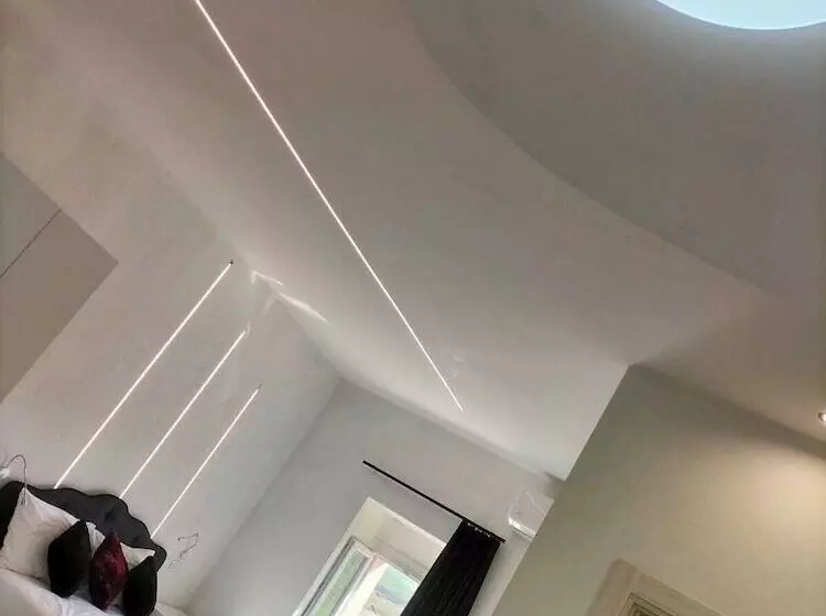 Aamiaismajoitus (B&B) Black & White