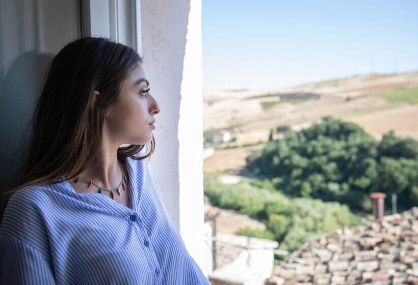 ベッドアンドブレックファースト Black & White