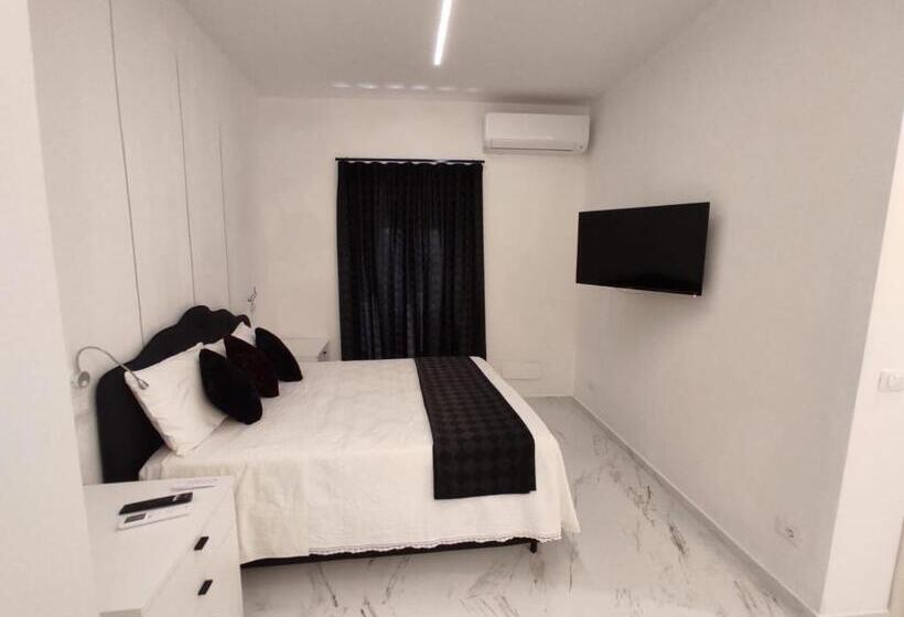 ベッドアンドブレックファースト Black & White