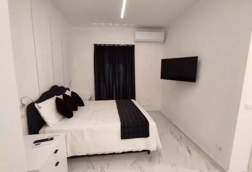 Aamiaismajoitus (B&B) Black & White