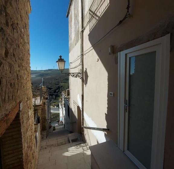 ベッドアンドブレックファースト Black & White