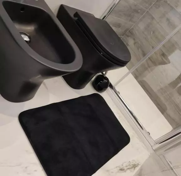 Aamiaismajoitus (B&B) Black & White