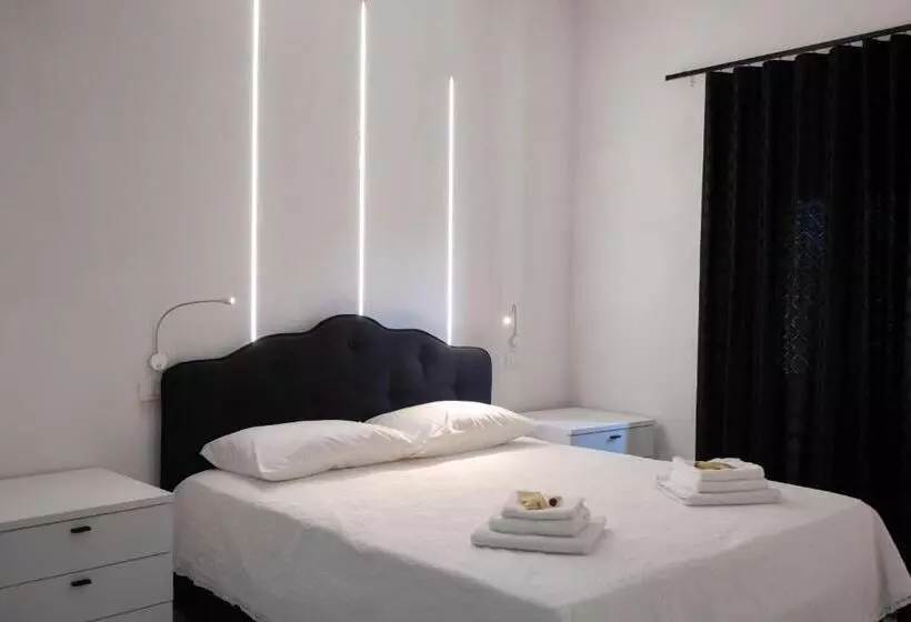 Aamiaismajoitus (B&B) Black & White