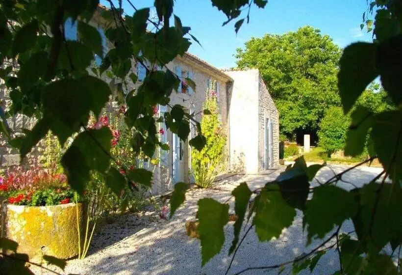 Aamiaismajoitus (B&B) Chambres D Hôtes Domaine Le Fragnaud