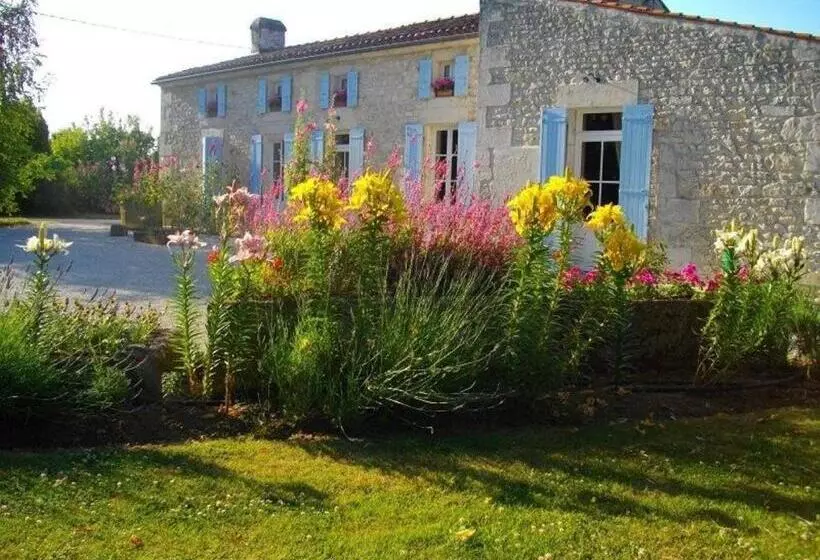 Aamiaismajoitus (B&B) Chambres D Hôtes Domaine Le Fragnaud