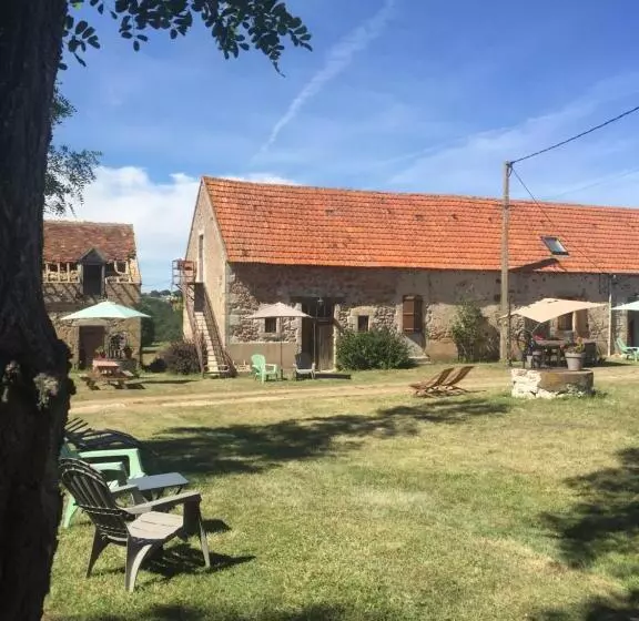 Aamiaismajoitus (B&B) Chambres D Hôtes Domaine Les Grands Pérons