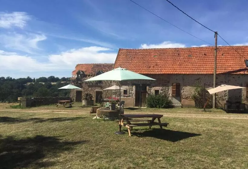 Aamiaismajoitus (B&B) Chambres D Hôtes Domaine Les Grands Pérons