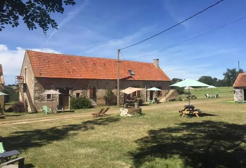 Aamiaismajoitus (B&B) Chambres D Hôtes Domaine Les Grands Pérons