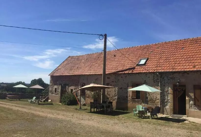 Aamiaismajoitus (B&B) Chambres D Hôtes Domaine Les Grands Pérons