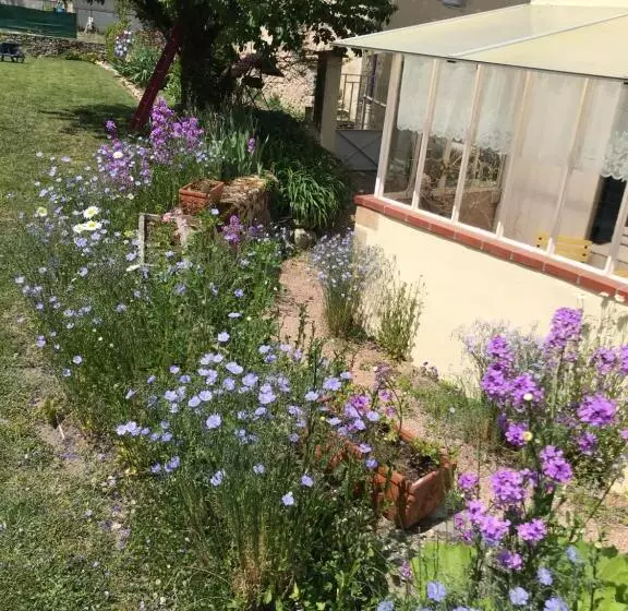 Aamiaismajoitus (B&B) La Maison Aux Hortensias