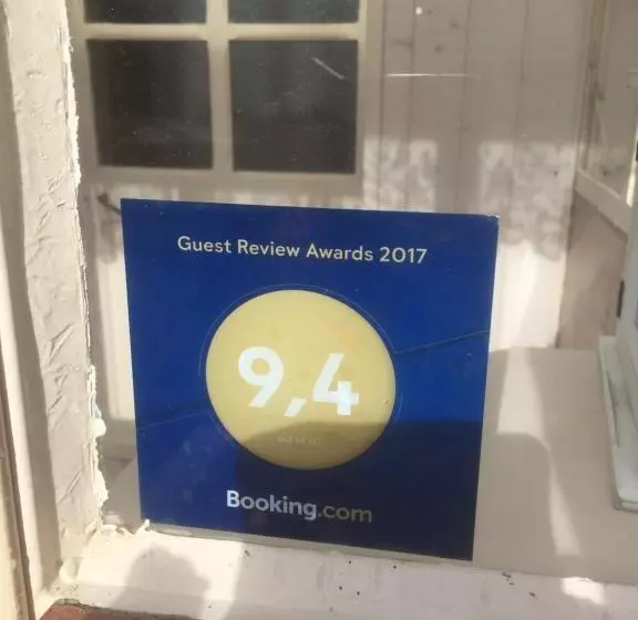 Aamiaismajoitus (B&B) La Maison Aux Hortensias