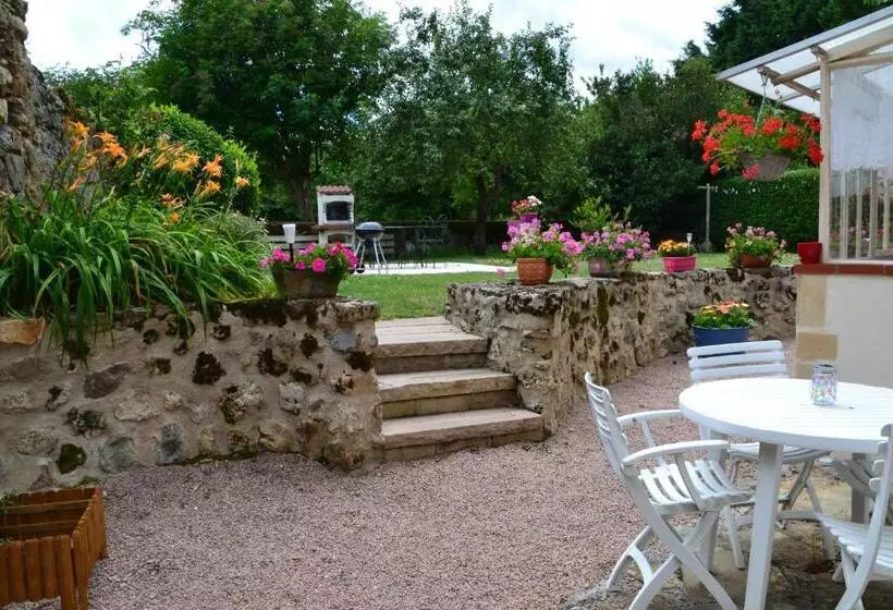 Aamiaismajoitus (B&B) La Maison Aux Hortensias