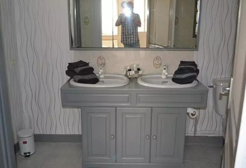 Aamiaismajoitus (B&B) La Maison Aux Hortensias