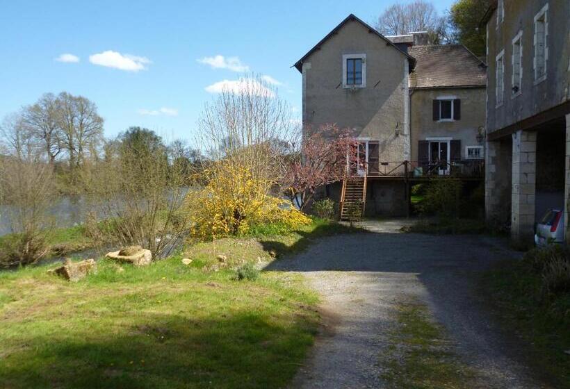 مبيت وإفطار Le Moulin De Cors