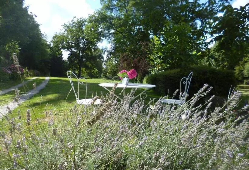 ベッドアンドブレックファースト Le Moulin De Cors