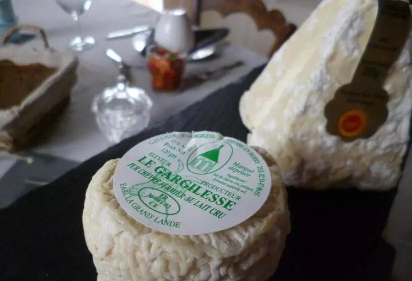 ベッドアンドブレックファースト Le Moulin De Cors