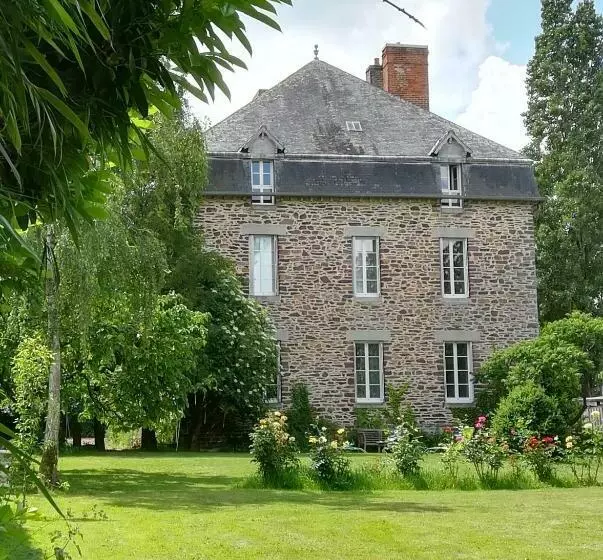 Aamiaismajoitus (B&B) Le Presbytère De Saint Malon