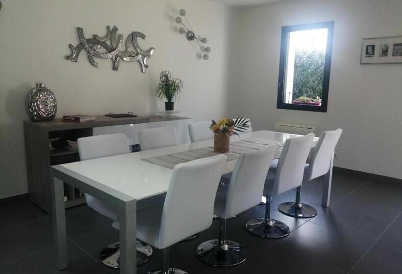 צימר Maison Maupas Chambre Rouge