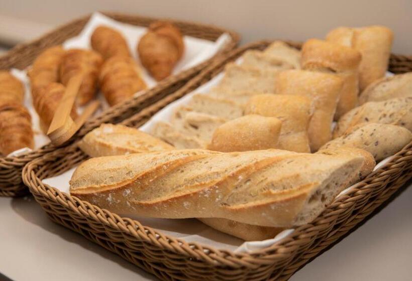 هتل Casa Noronha Lima Historic Stay