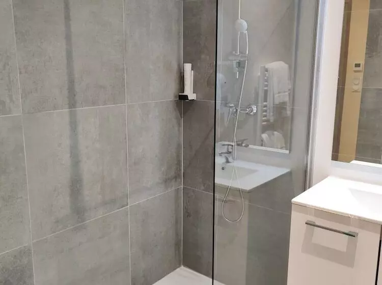 ホテル Hôtel De La Tour