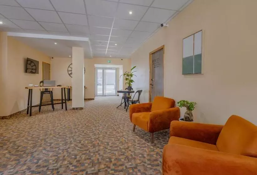 ホテル Hôtel De La Tour