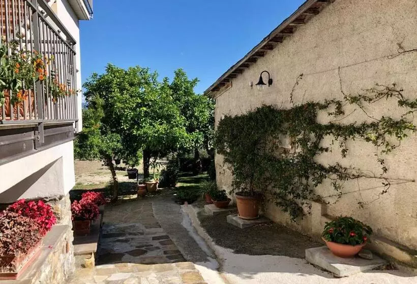 Hotelli Il Casolare Degli Alburni