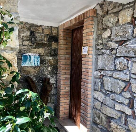 בית מלון כפרי Il Casolare Degli Alburni