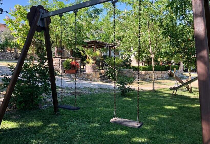 בית מלון כפרי Il Casolare Degli Alburni