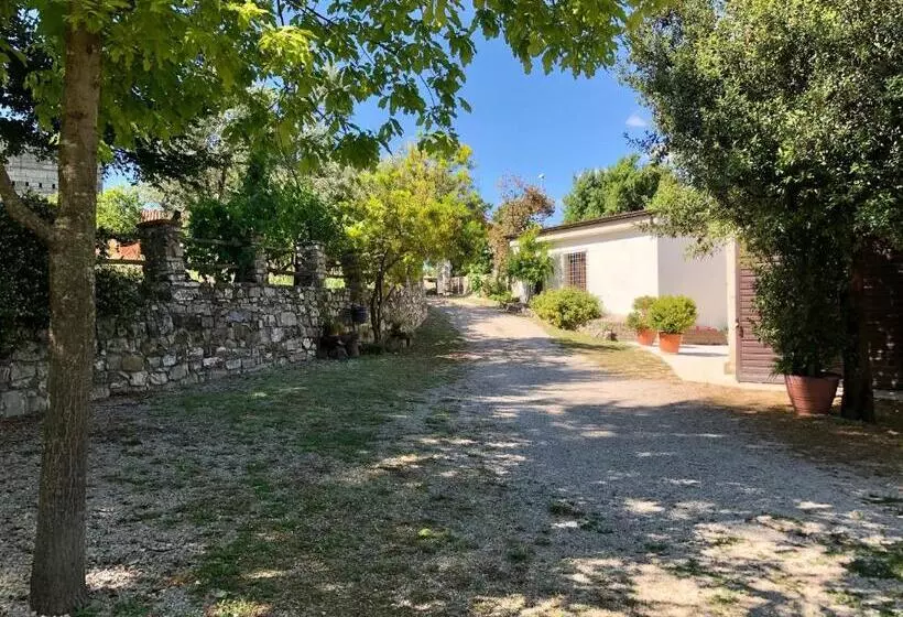 Hotelli Il Casolare Degli Alburni