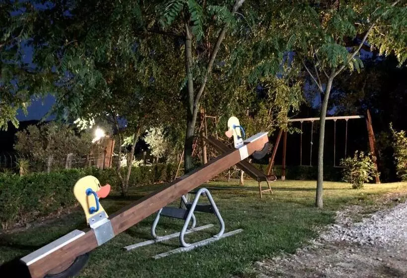 Hotelli Il Casolare Degli Alburni