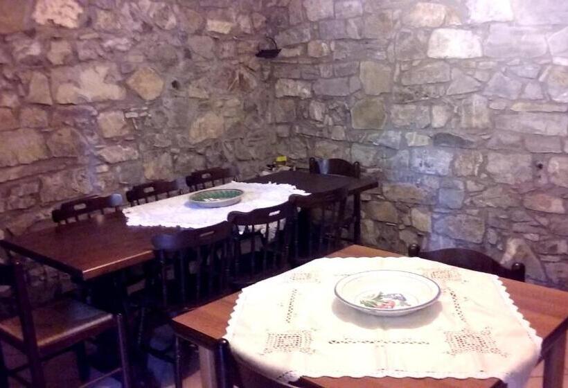 בית מלון כפרי Il Casolare Degli Alburni