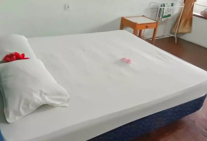 Hotelli Linggarjati Near Natural Park Twa Linggarjati