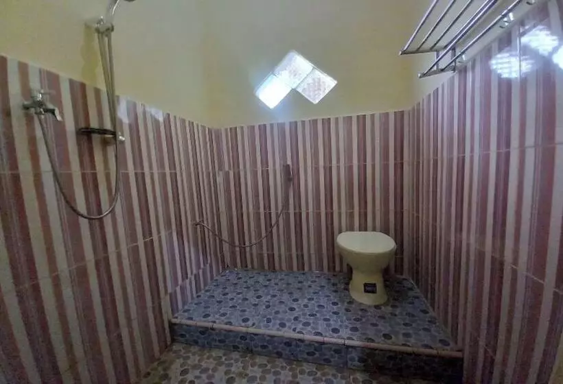 ホテル Oyo 90731 Ekreasi Home