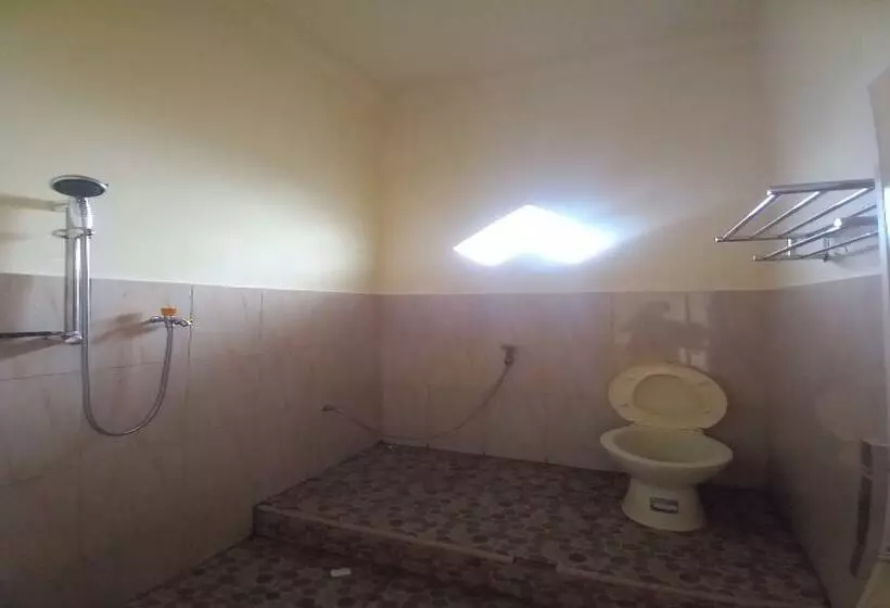 ホテル Oyo 90731 Ekreasi Home