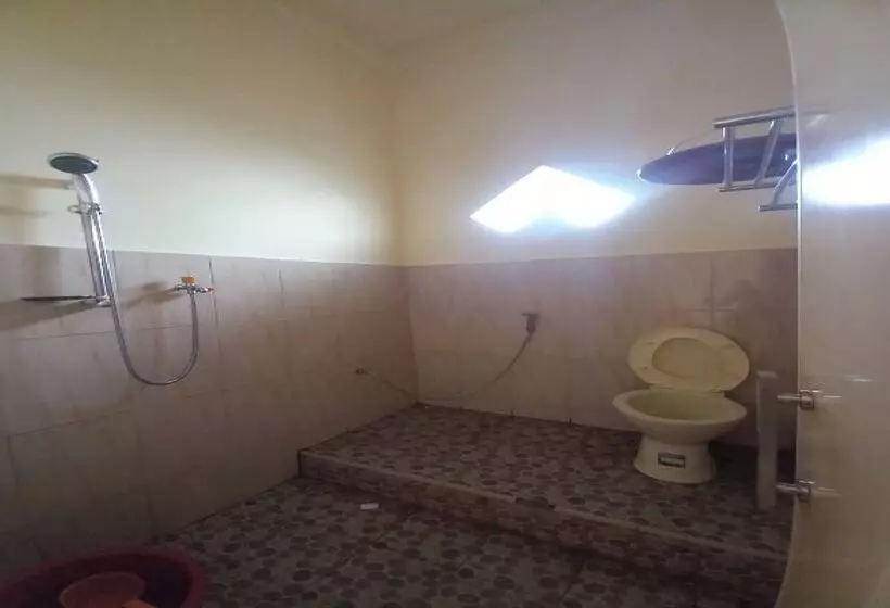 ホテル Oyo 90731 Ekreasi Home