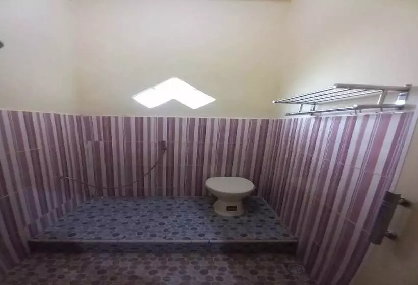 ホテル Oyo 90731 Ekreasi Home