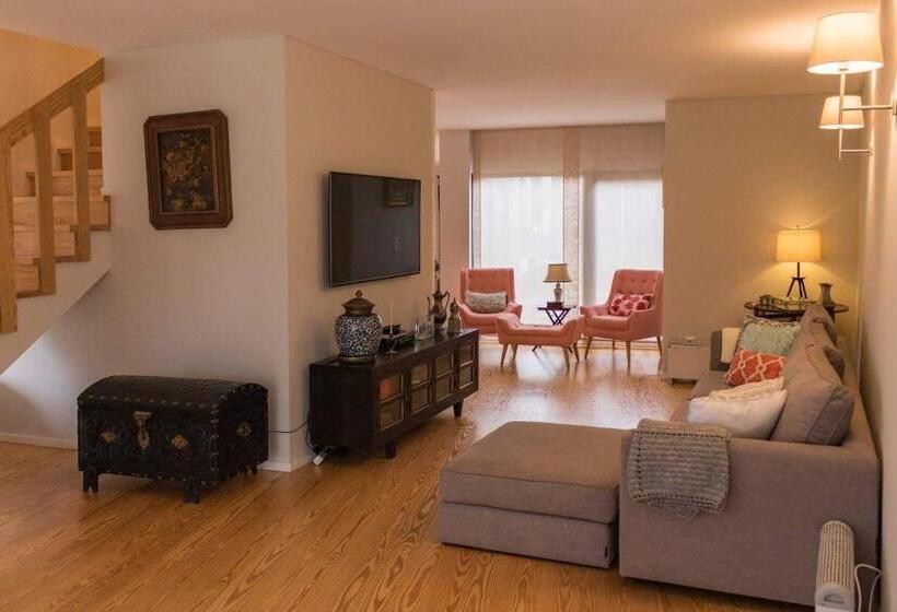 هتل Quinta De Alvarenga