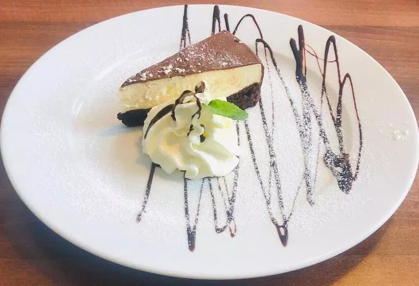 Laguna Hotel & Restaurant