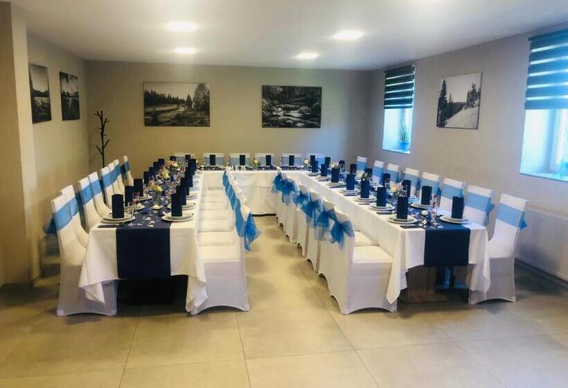 Laguna Hotel & Restaurant