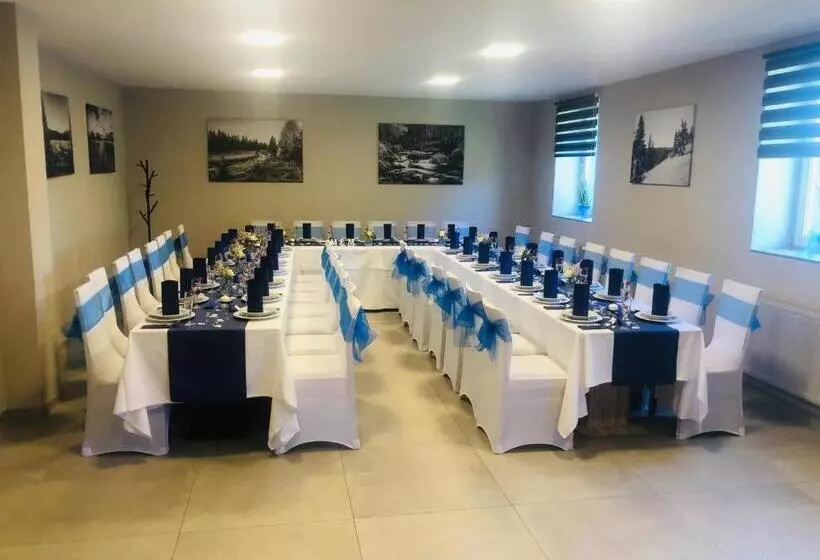 Laguna Hotel & Restaurant