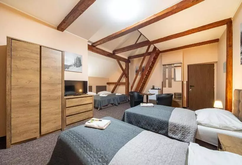 Laguna Hotel & Restaurant