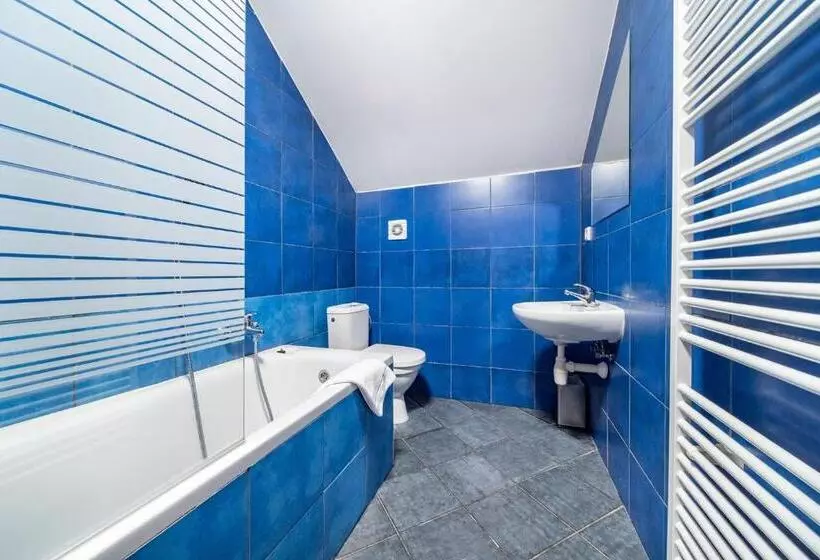 Laguna Hotel & Restaurant