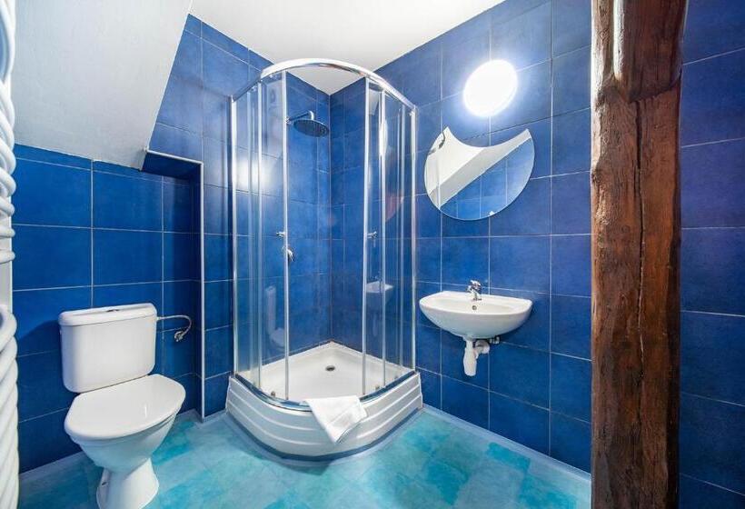 Laguna Hotel & Restaurant